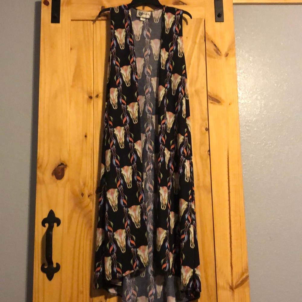 L&B boutique cow skull duster